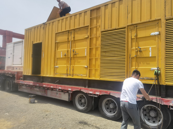 西城除了负载情况和发动机维护，还有哪些因素会影响 200kw 柴油发电机的油耗？