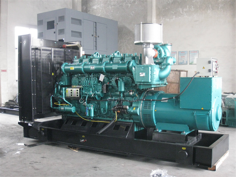西城200KW 柴油发电机的油耗是多少？