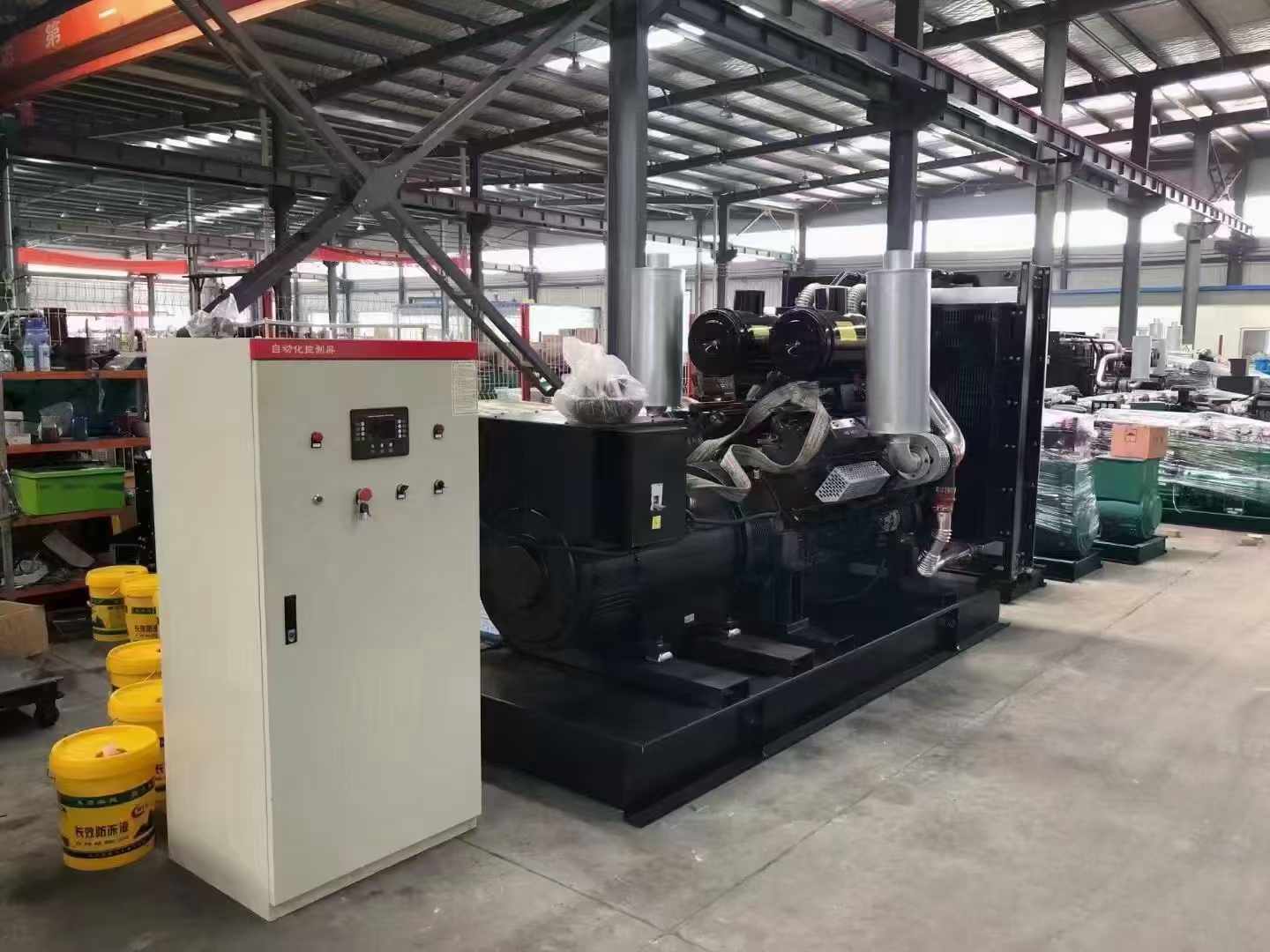 西城柴油发电机运行时的噪音和振动水平如何？