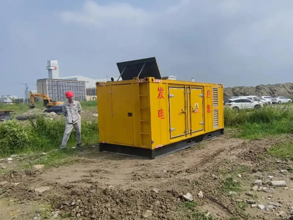 西城200KW柴油发电机机组每小时的油耗量受哪些因素影响？