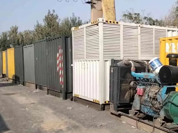 西城200KW柴油发电机机组每小时油耗是多少？