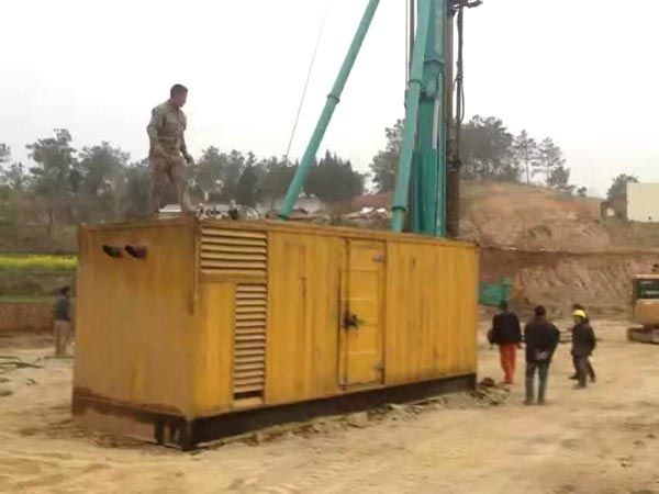 西城如何判断水冷式机油散热器密封件是否需要更换？